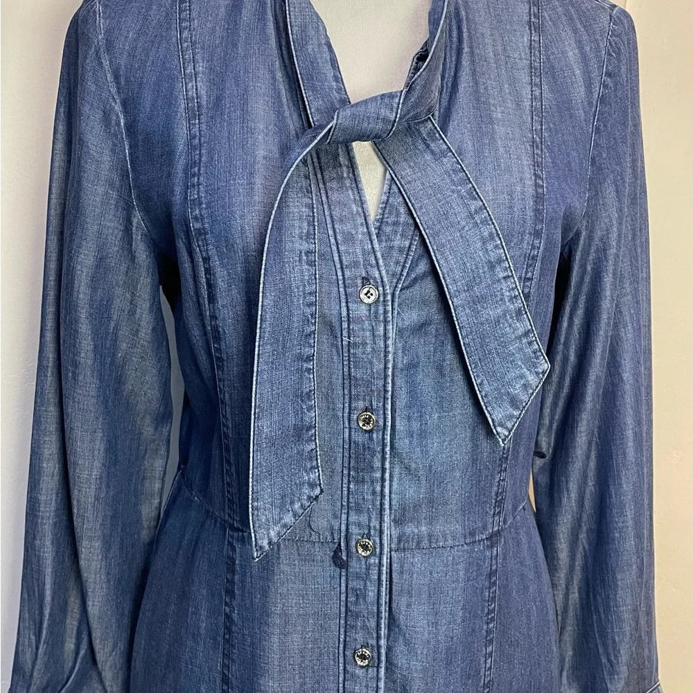 #0138 NWOT Tommy Hilfiger Never Worn Denim Button Down Dress w/ Tie at Top-8 - Picture 3 of 9
